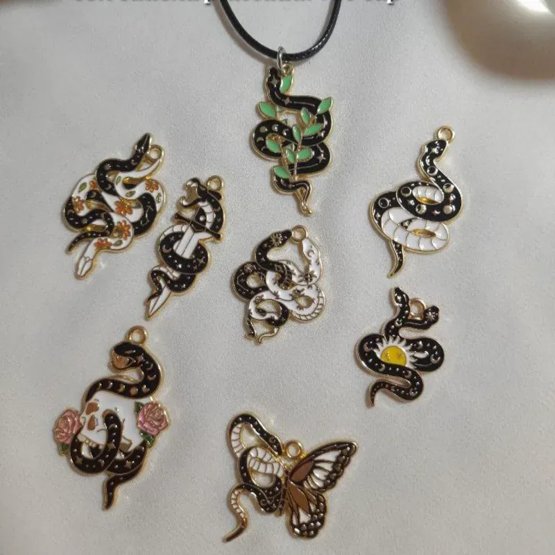 Collar con dijesitos