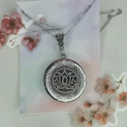 Relicario de Flor de Loto
