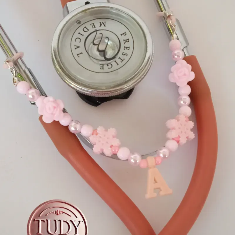 Adorno y colgante para estetoscopio