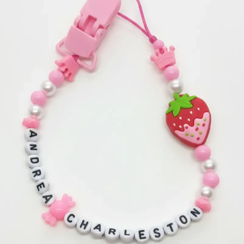 Chupetero de bebé fresa ensueño