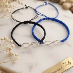 Pulsera de parejas tejidas con simbolo del i finito y corazón