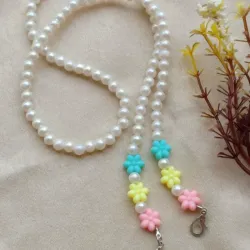 Sujetador de lentes de perlas blancas