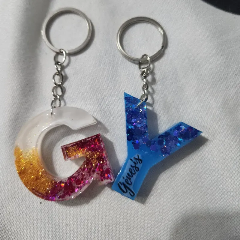 Llavero de letra sencillo