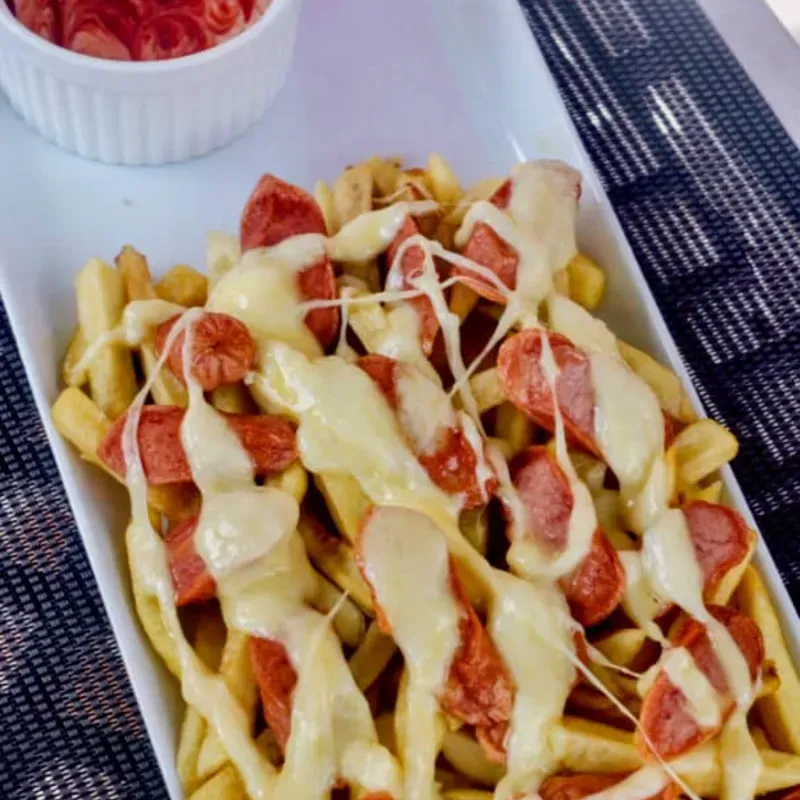 Salchipapa 