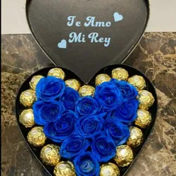 Corazón con rosas y bombones 