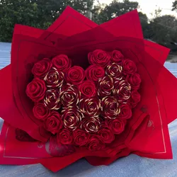 Ramo de rosas eternas en forma de corazón