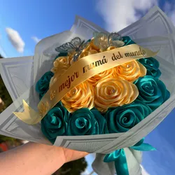 Ramo de rosas eternas para mamá