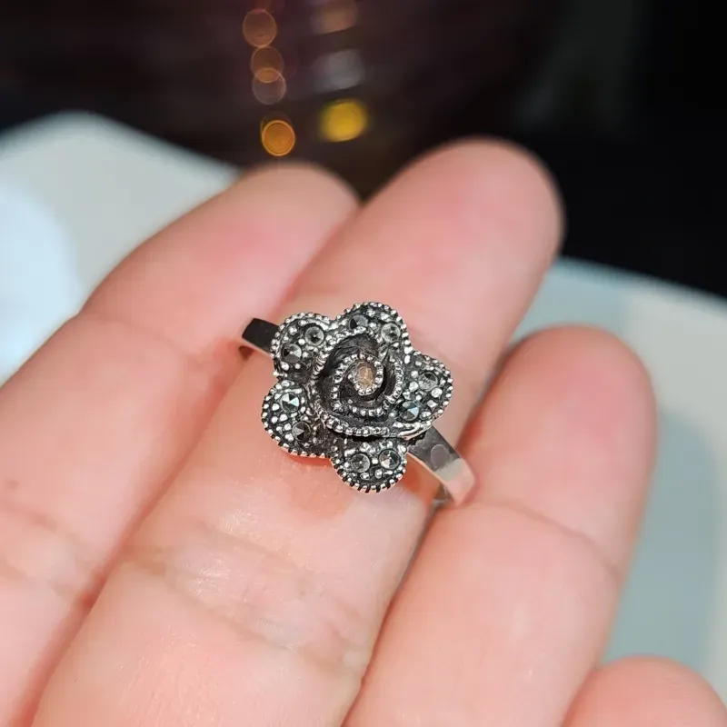 Anillo de plata 925 y Marquesitas 