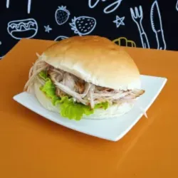 Sandwich de cerdo asado 90g