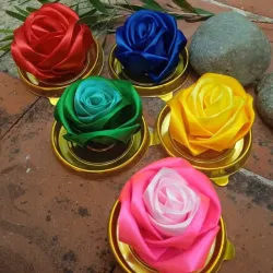 Rosas decorativas y porta incienso 