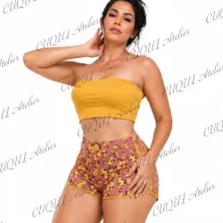 Conjunto de shorts de flores y top a juego