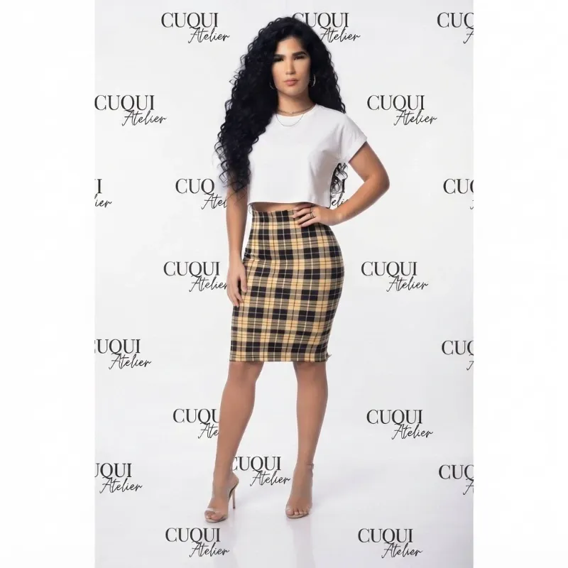 Conjunto Saya de cuadros y pulover cajita blanco