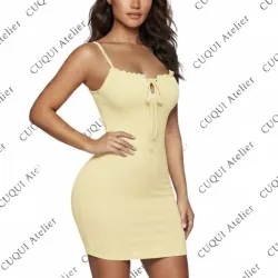 Vestido de verano con escote ceñido