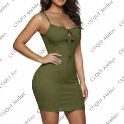 Vestido de verano con escote ceñido
