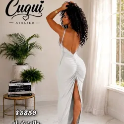 Vestido sexy de elástico y tirantes largos