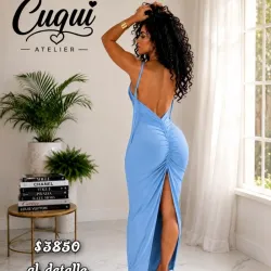 Vestido sexy de elástico y tirantes largos
