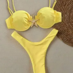 Bikini amarillo con adorno de estrella metálica 