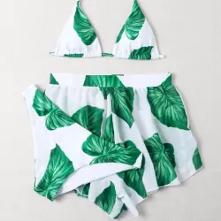 Bikini blanco estanpado de hojas verdes con shorts