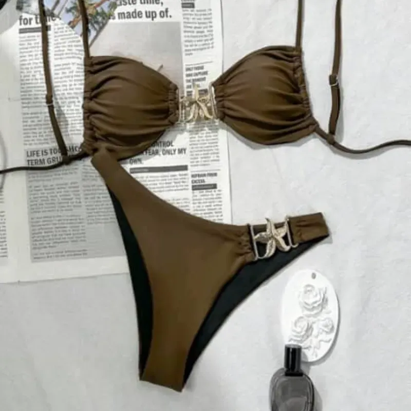 Bikini carmelita con estrella dorada