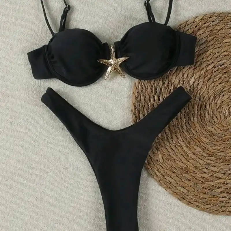 Bikini negro con adorno de estrella metálica