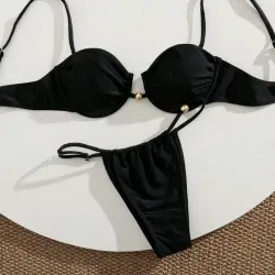 Bikini negro con tirantes finos