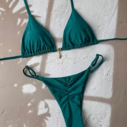 Bikini verde/azul con colgante metálico 