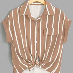 Camisa beige con listas blancas 