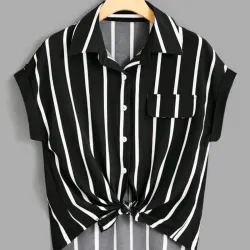 Camisa negra con listas blancas 