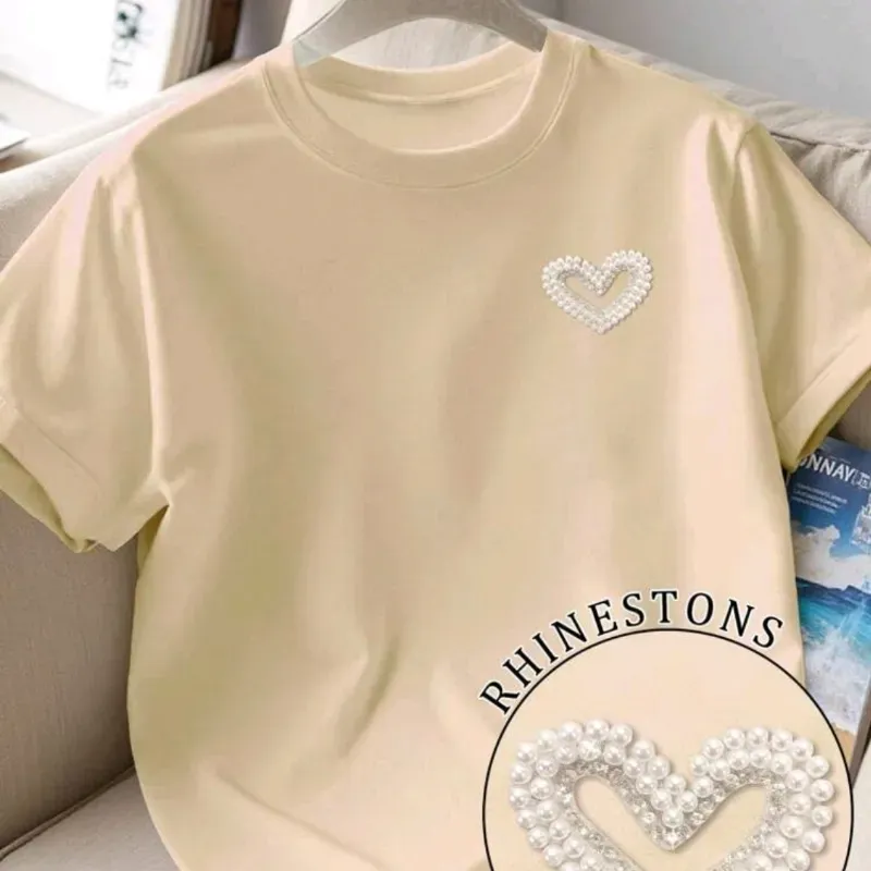 🤎 Camiseta con diseño de pedrería — Beige