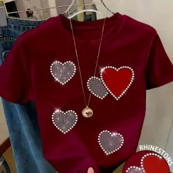 Camiseta con mangas corazón burdeos