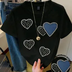 Camiseta con mangas negra corazón azul