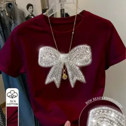 Camiseta con mangas y lazo burdeos