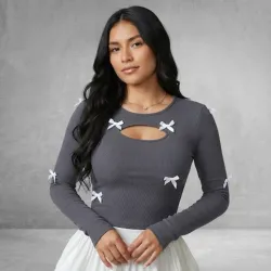 🩶 Camiseta manga larga con lasos — Gris