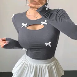 🩶Camiseta  gris manga larga con lazos