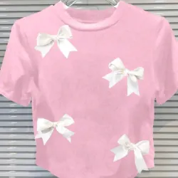 Camiseta rosa con lazo