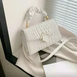 Cartera blanca broche