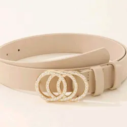 Cinturón beige de mujer con hebilla decorada con pedrería