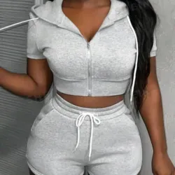 🩶 Conjunto de short y camiseta de mangas y gorro — Gris