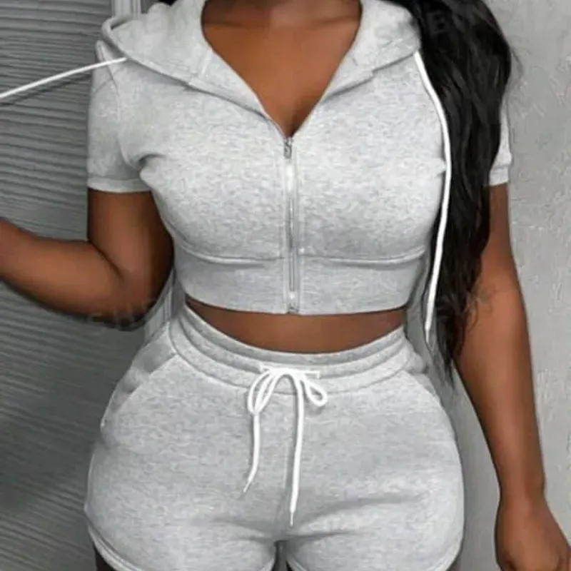 🩶 Conjunto de short y camiseta de mangas y gorro — Gris