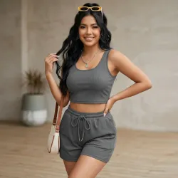 🩶 Conjunto de short y camiseta — Gris