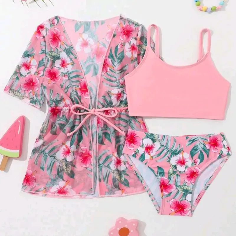 Conjunto rosado de 3 piezas con estampado de flores