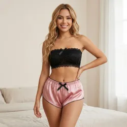 Conjunto rosado de satin y encaje