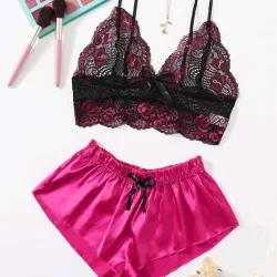 Conjunto rosado fuscia de satin y encaje