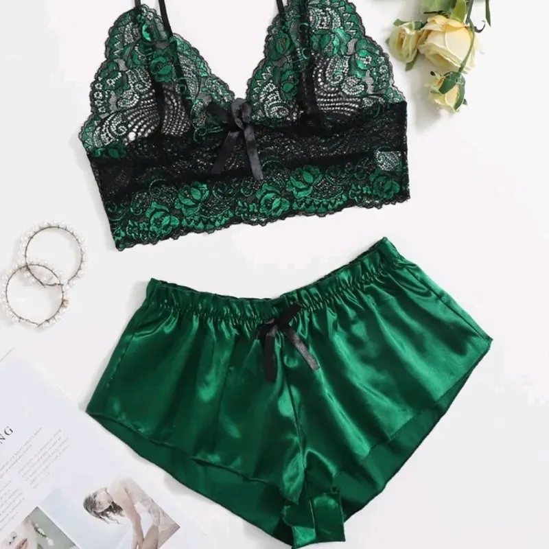 Conjunto verde oscuro de satin y encaje 