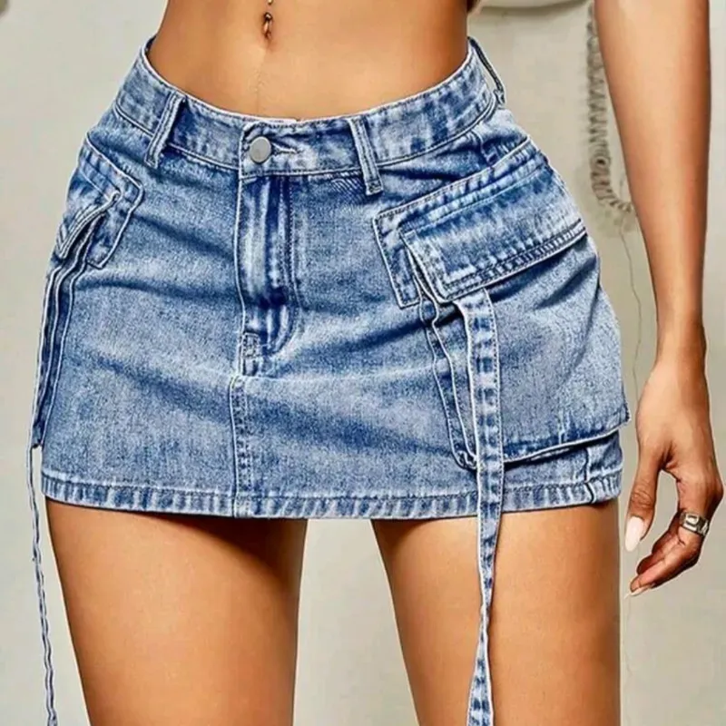 Falda mini ajustada con bolsillo azul