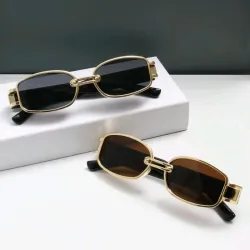 Gafas de sol con montura metálica cuadrada