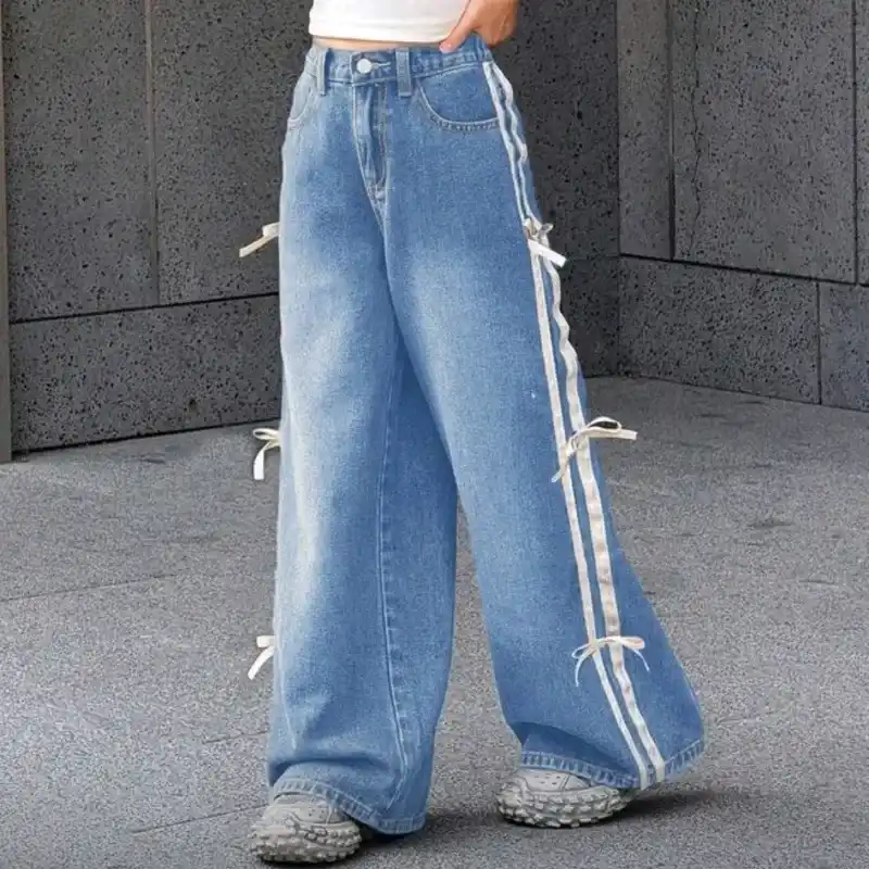 💙 Jean con decoración de lasos — Azul Claro