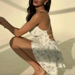 💜🤍 Mono de vuelos y crucetas en la espalda — Blanco/Morado