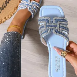 Sandalia azul con brillos