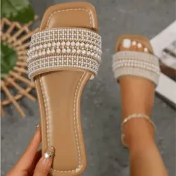 Sandalia beige con perlas 